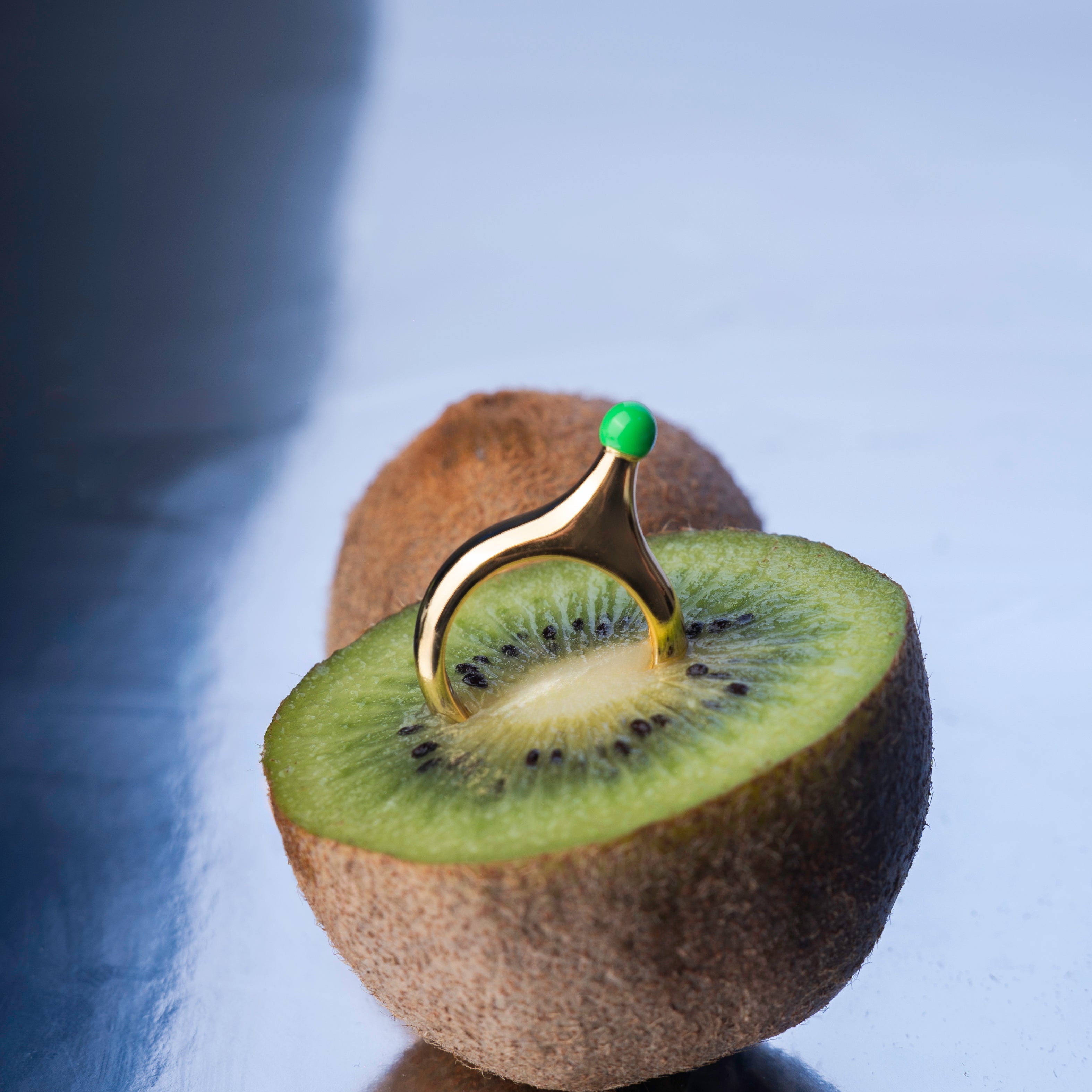 Anello sfera smaltata Verde